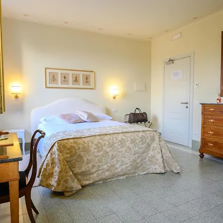 Bed & Breakfast Foresteria Puccini Casa Per Ferie