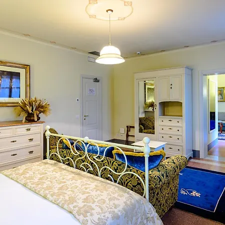 Bed & Breakfast Foresteria Puccini Casa Per Ferie